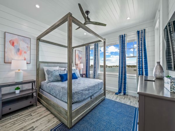 Gorgeous Brand New Build! Sleeps 18 Guests