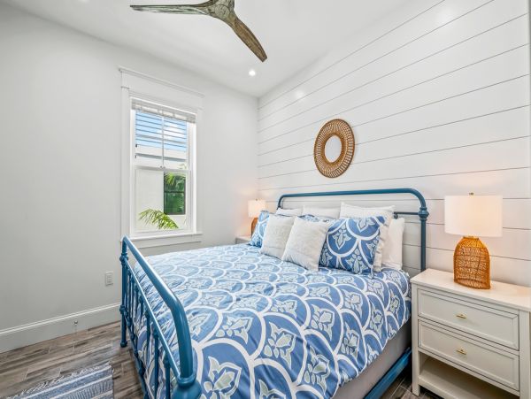 Gorgeous Brand New Build! Sleeps 18 Guests