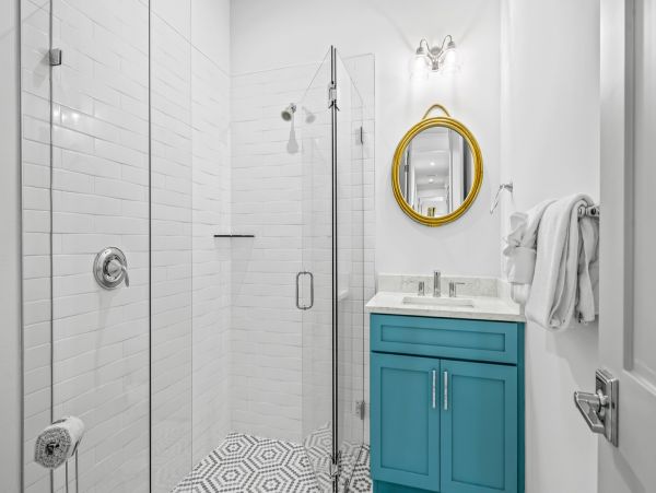 Gorgeous Brand New Build! Sleeps 18 Guests