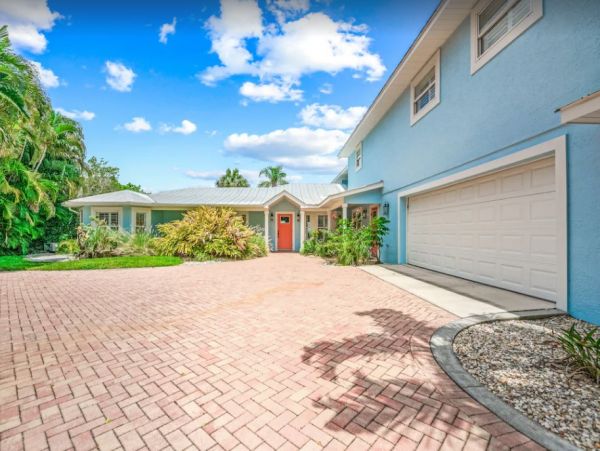 Bradenton Beach Vacation Pool Home Five Bedroom