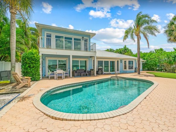Bradenton Beach Vacation Pool Home Five Bedroom