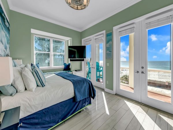 Anna Maria Island Beachfront Rental - Bradenton Beach Luxury Vacation Home