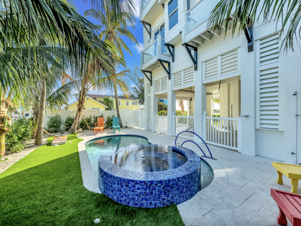 Anna Maria Island Beachfront Rental - Bradenton Beach Luxury Vacation Home