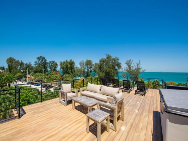 Gorgeous 4 Bedroom Pool Home in Anna Maria