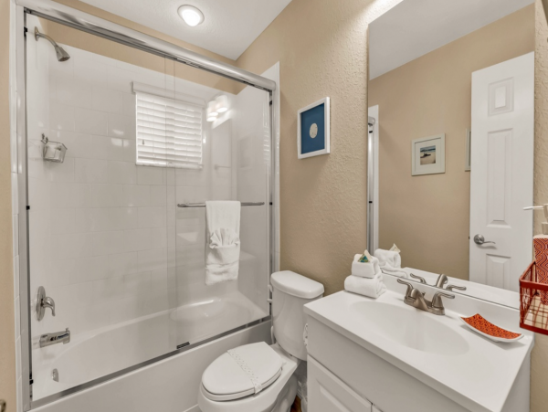 Charming Bradenton Beach two Bedroom Vacation Cottage