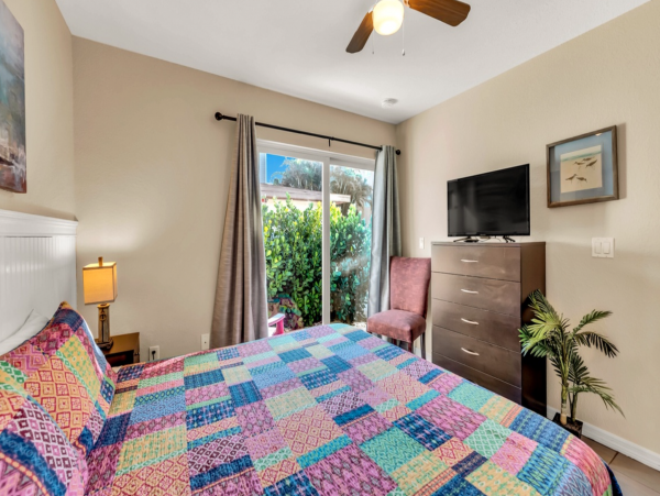 Charming Bradenton Beach two Bedroom Vacation Cottage