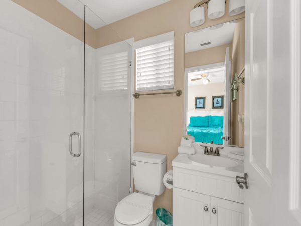 Charming Bradenton Beach two Bedroom Vacation Cottage