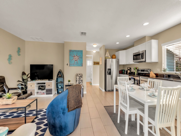Charming Bradenton Beach two Bedroom Vacation Cottage