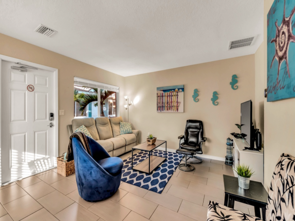 Charming Bradenton Beach two Bedroom Vacation Cottage