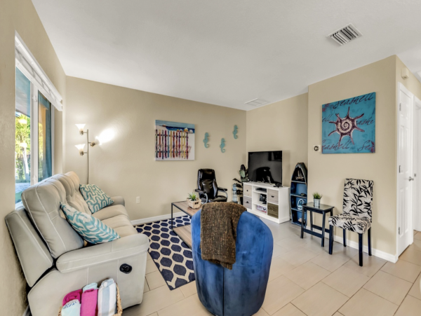Charming Bradenton Beach two Bedroom Vacation Cottage