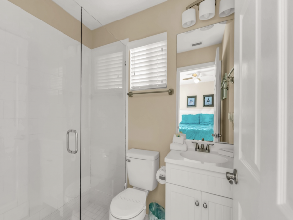 Charming Bradenton Beach two Bedroom Vacation Cottage