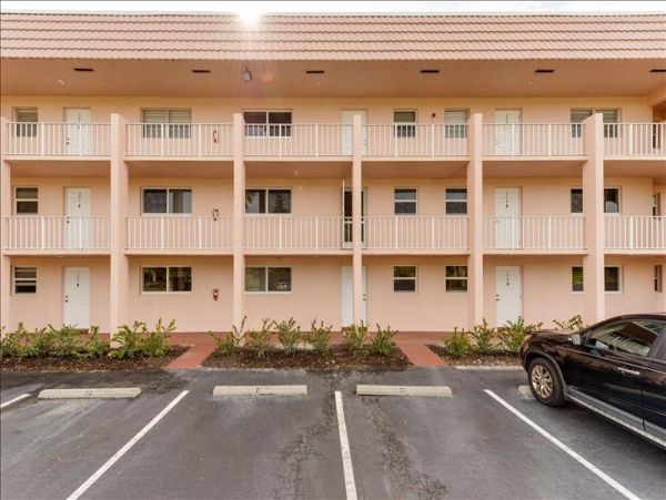 Naples Condo 1010605