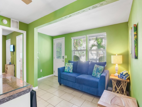 Charming Coastal Cottage Retreat - Steps from the Sand on Anna Maria Island