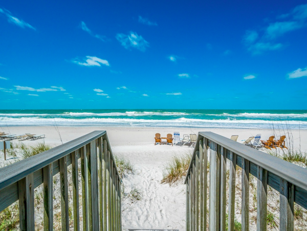 Charming Coastal Cottage Retreat - Steps from the Sand on Anna Maria Island