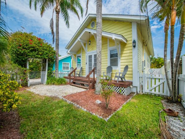 Bradenton Beach Vacation Cottage