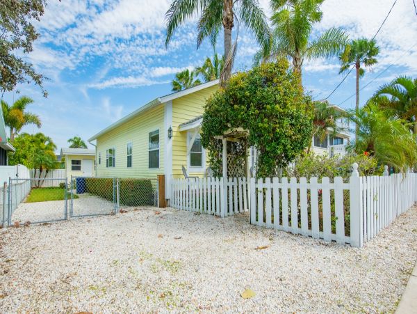 Bradenton Beach Vacation Cottage