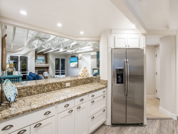 Three Bedroom Vacation Home Walk to Beach