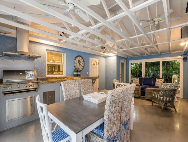 Three Bedroom Vacation Home Walk to Beach