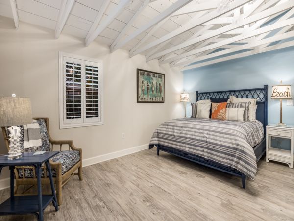 Three Bedroom Vacation Home Walk to Beach
