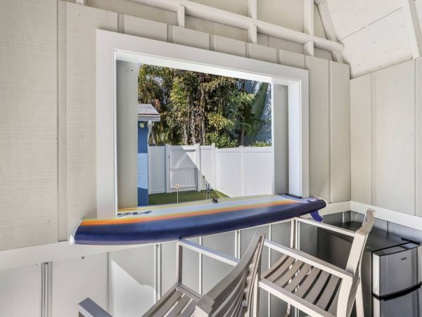 Three Bedroom Vacation Home Walk to Beach