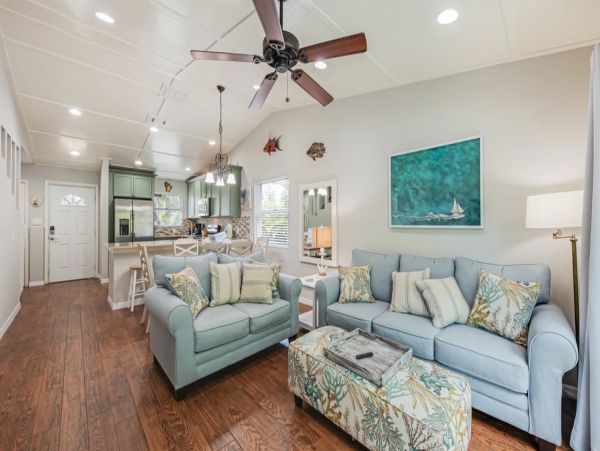 Holmes Beach 3 Bedroom Duplex with Private Pool Sleeps 6