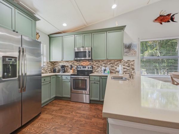 Holmes Beach 3 Bedroom Duplex with Private Pool Sleeps 6