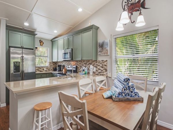 Holmes Beach 3 Bedroom Duplex with Private Pool Sleeps 6