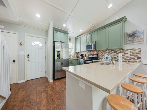 Holmes Beach 3 Bedroom Duplex with Private Pool Sleeps 6