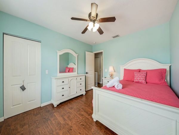 Holmes Beach 3 Bedroom Duplex with Private Pool Sleeps 6