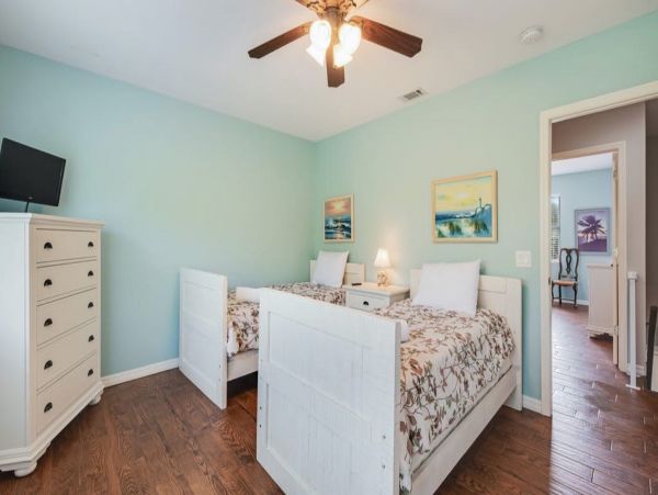 Holmes Beach 3 Bedroom Duplex with Private Pool Sleeps 6