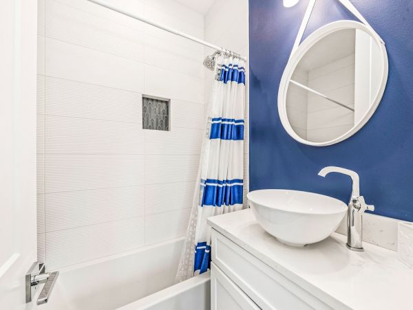 Luxury 4 Bedroom Vacation Home in Holmes Beach with Pool