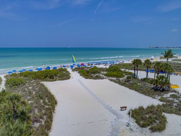 Siesta Key 2 Bedroom Condo with Partial Ocean View Sleeps 7
