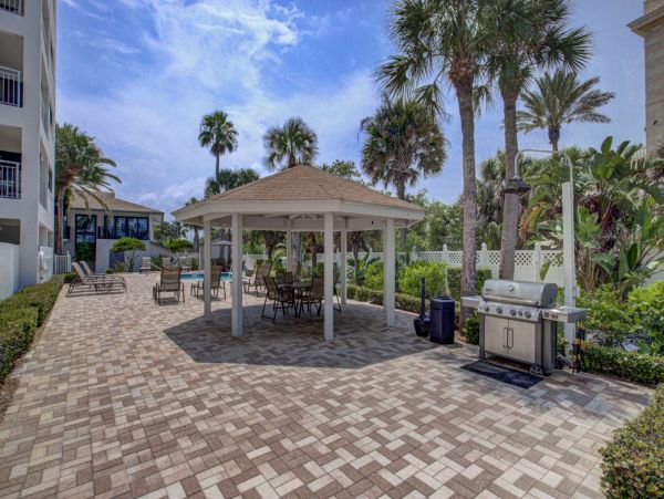 Siesta Key 2 Bedroom Condo with Partial Ocean View Sleeps 7