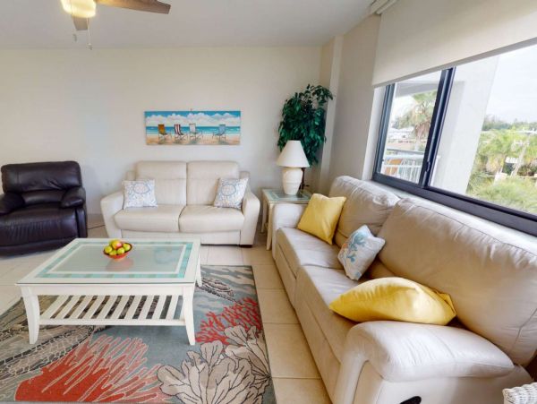 Siesta Key 2 Bedroom Condo with Partial Ocean View Sleeps 7