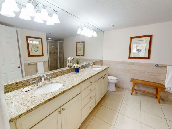 Siesta Key 2 Bedroom Condo with Partial Ocean View Sleeps 7