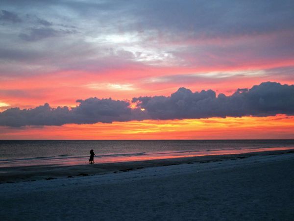 Siesta Key 2 Bedroom Condo with Partial Ocean View Sleeps 7