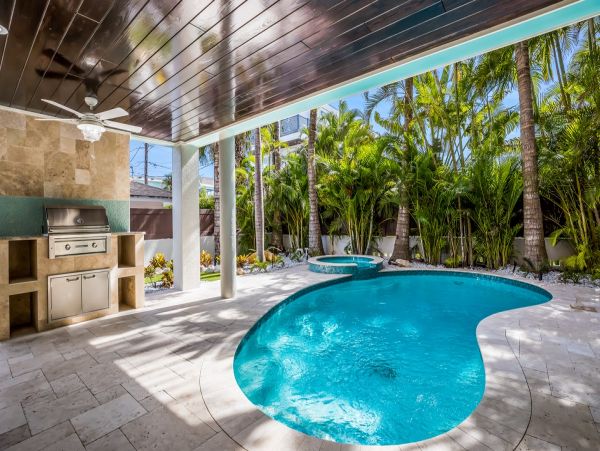 Gulf Front Holmes Beach Vacation Pool Home Four Bedroom