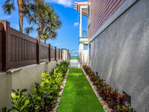 Gulf Front Holmes Beach Vacation Pool Home Four Bedroom