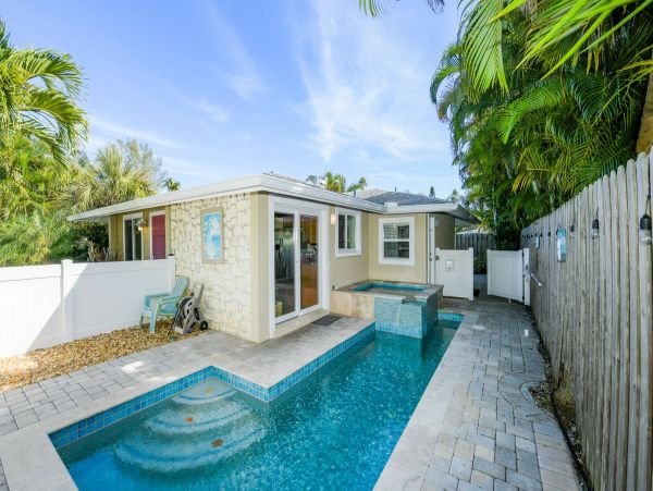 Holmes Beach duplex with private pool and spa