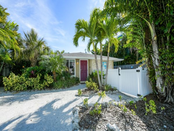 Holmes Beach duplex with private pool and spa