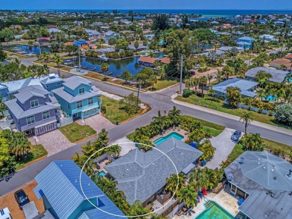 Holmes Beach duplex with private pool and spa