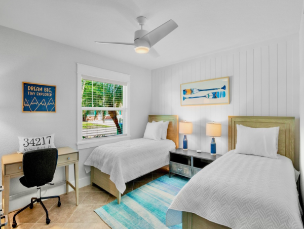 Charming Retreat with Heated Pool & Swim-Up Bar in Holmes Beach