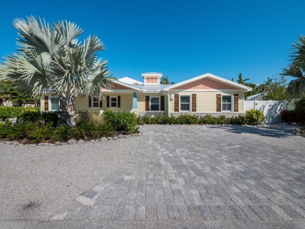 Anna Maria Island Vacation Rental – 4-Bedroom Holmes Beach House with Pool