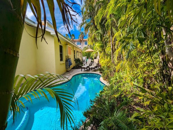 Anna Maria Island Vacation Rental – 4-Bedroom Holmes Beach House with Pool
