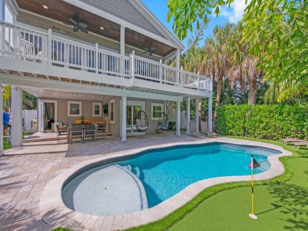 Beautiful Holmes Beach Vacation Home With Pool Near Beach