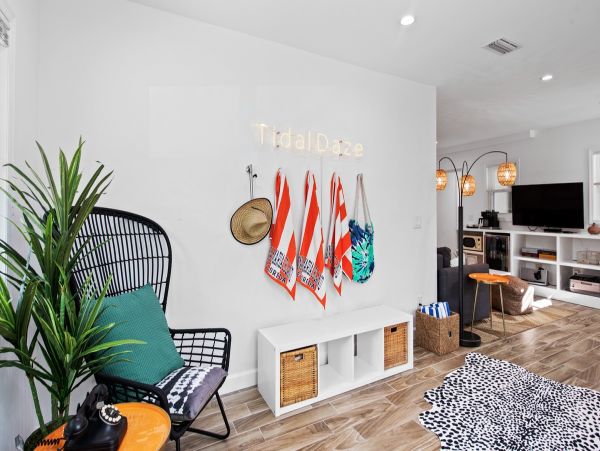 Beautiful Holmes Beach Vacation Home With Pool Near Beach