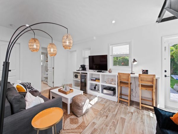Beautiful Holmes Beach Vacation Home With Pool Near Beach