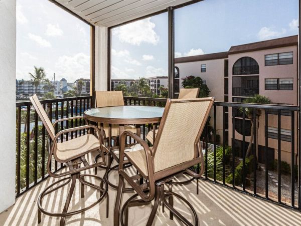 Marco Island Condo 1010636