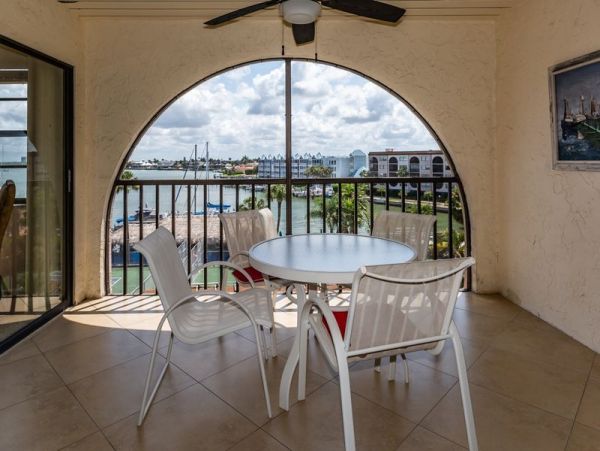 Marco Island Condo 1010645