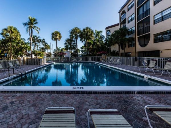 Marco Island Condo 1010645